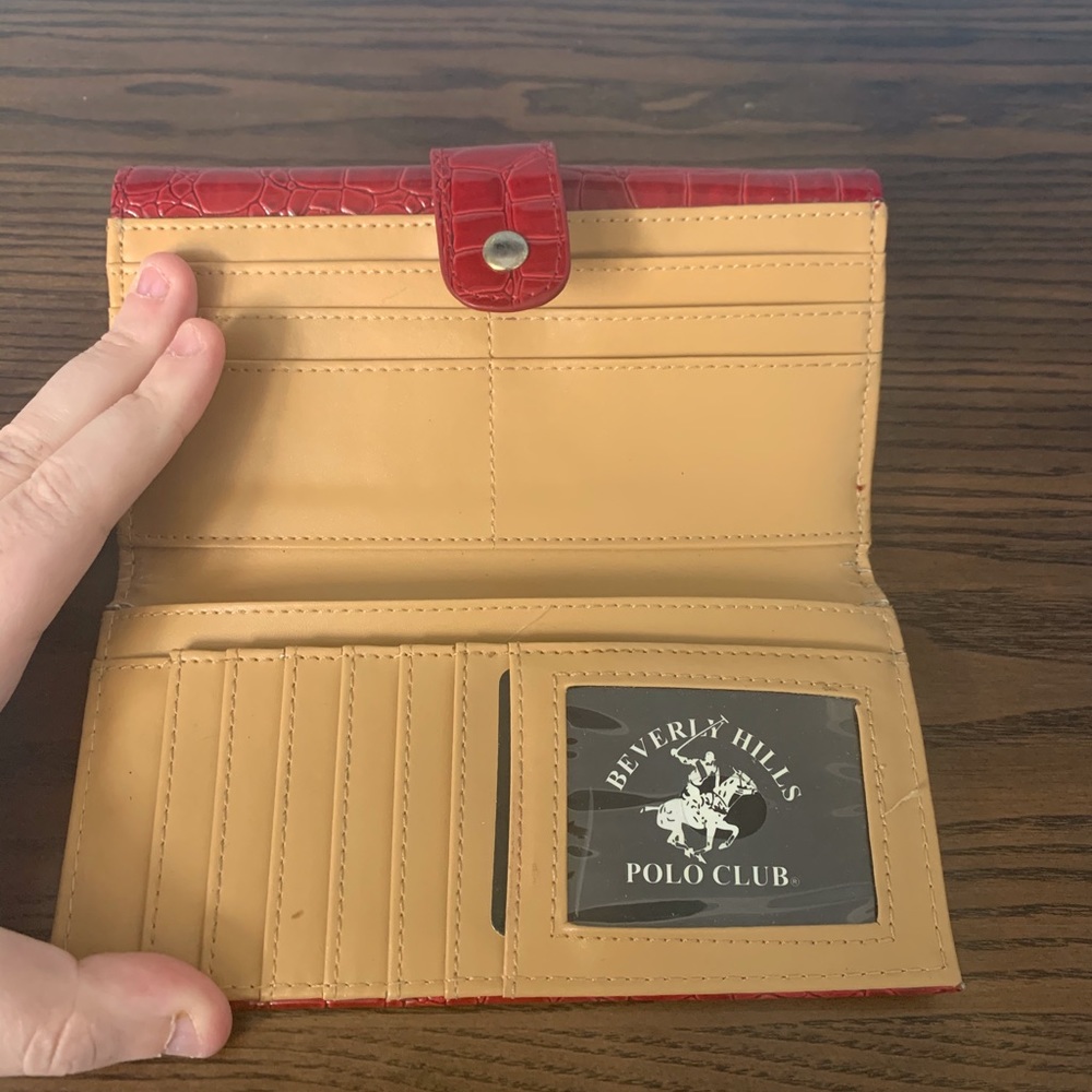 Beautiful Red Wallet - Picture 2 of 4